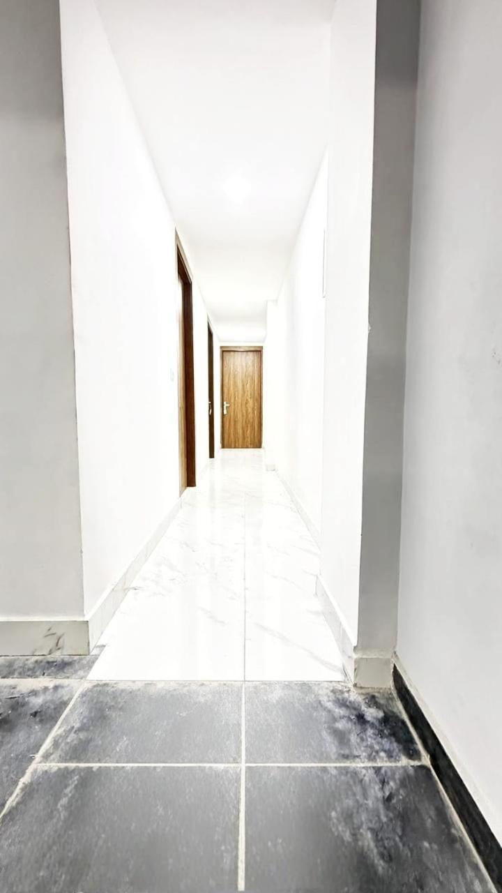 Modern Town Hotel New Delhi Exterior photo